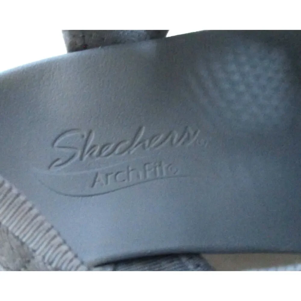 Sketchers Women's Blue Arch Fit Sandals Size 8